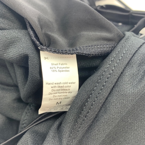 Enjoy The Sunshine Womens Medium Swimsuit Keyhole Bow Strappy Black NEW - Picture 6 of 9